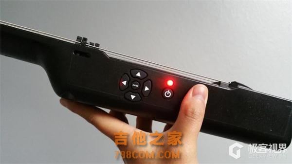 只有琴弦的吉他，真正的“数码”吉他！