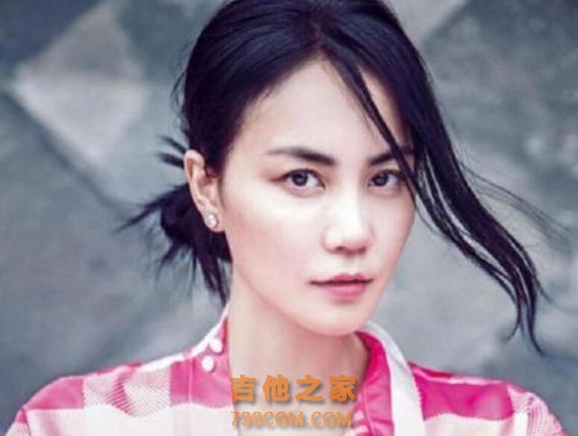 谢霆锋王菲八千万婚房被曝光，谢霆锋大秀一字马，练吉他练出伤！
