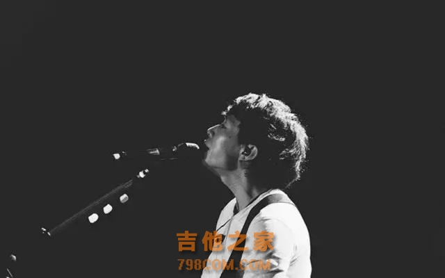 民谣：一把吉他弹出诗意和远方