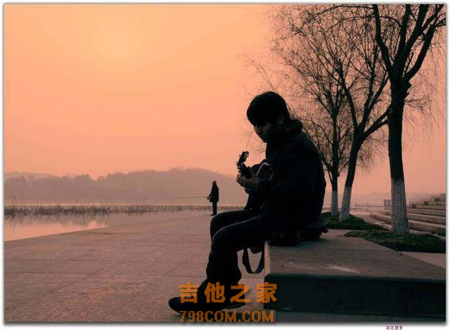 新手学吉他，如何快速入门