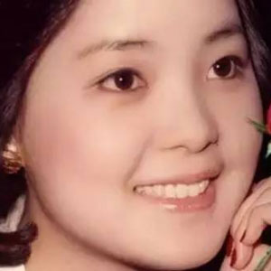 吉他弹唱《我只在乎你》