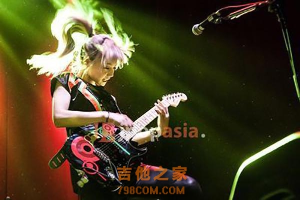 巾帼不让须眉，她们是世界闻名的吉他女神！