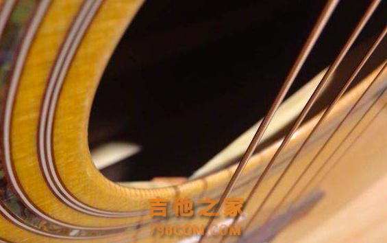新手如何选购吉他才不会被宰（详细分析）