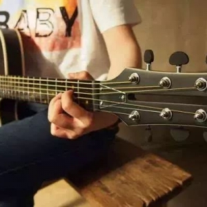 【吉他教学】弹吉他时必须要做的5点建议