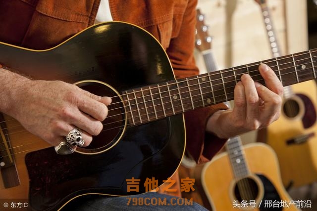 你知道民谣吉他和古典吉他的区别吗？