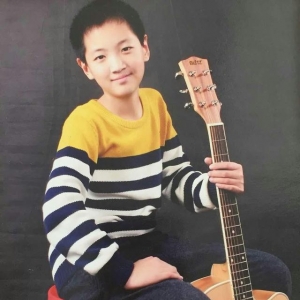 周四做移植 16岁少年期盼再弹起心爱的吉他