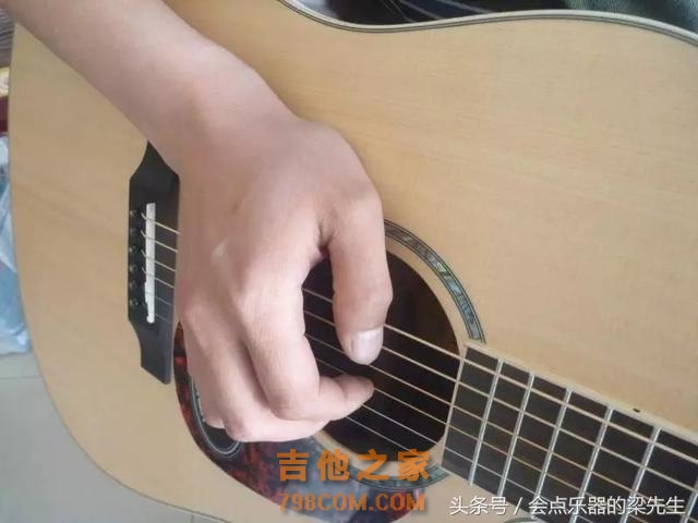 学吉他，右手这些错误姿势，看看你有没有？