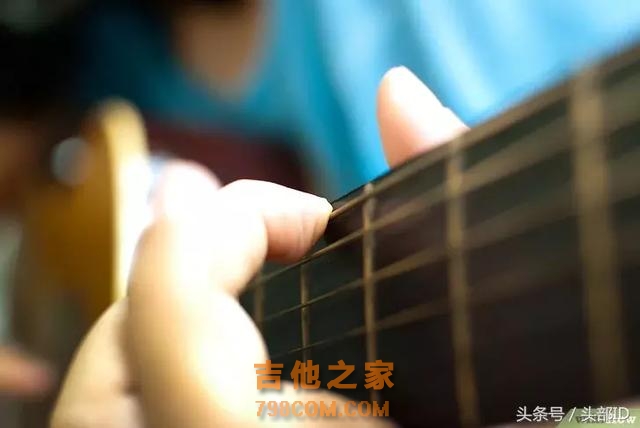 吉他调音不会调？不用请教别人，自己在家也可以调出完美音准