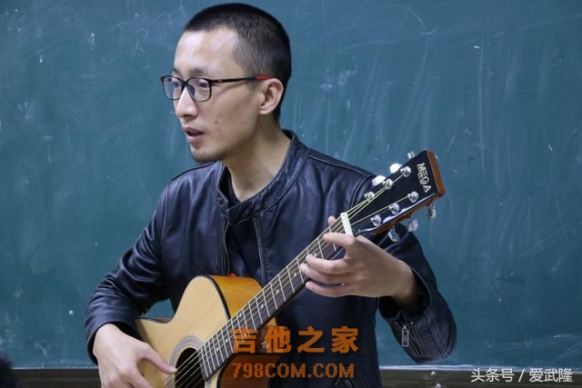 一把吉他一个梦，见证这位武隆80后到职业摇滚乐手的蜕变