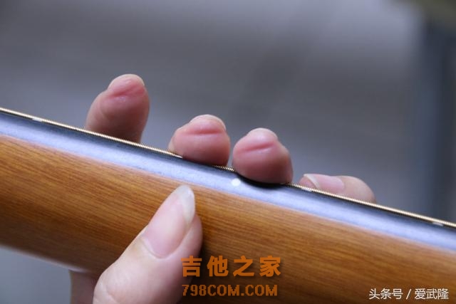 一把吉他一个梦，见证这位武隆80后到职业摇滚乐手的蜕变