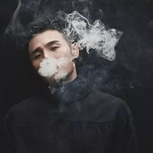 包揽所有伴奏的李荣浩,吉他水平究竟如何?