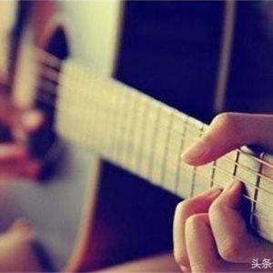吉他初学指弹，左手手指张不开，怎么办？原来要这样练