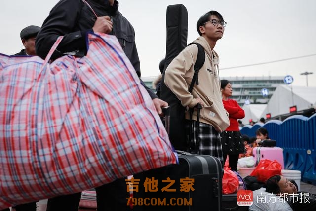 带一把吉他回家,那里就是你眼前的诗与远方!