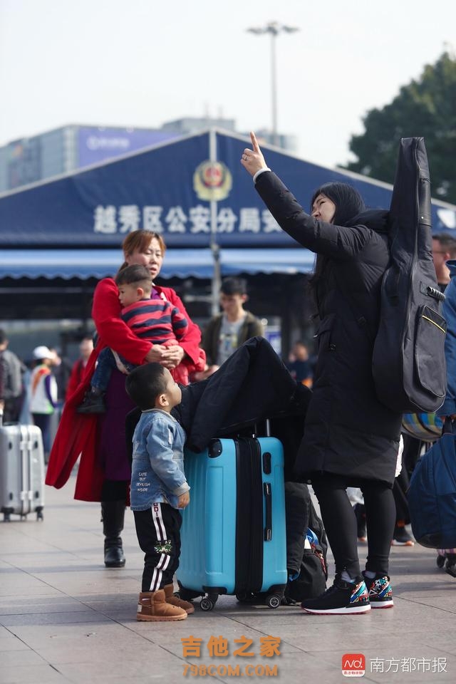 带一把吉他回家,那里就是你眼前的诗与远方!