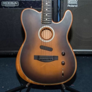 芬达的声电混合动力吉他是一个技术奇迹