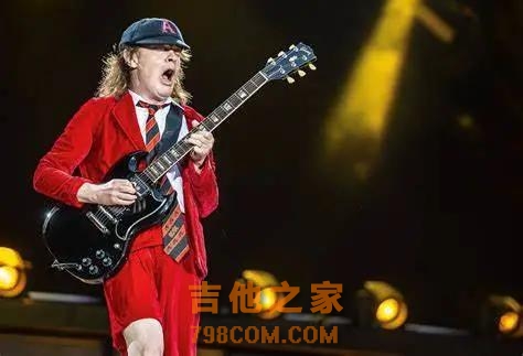 AC／DC纪念已故吉他手：希望他的精神激励新一代人