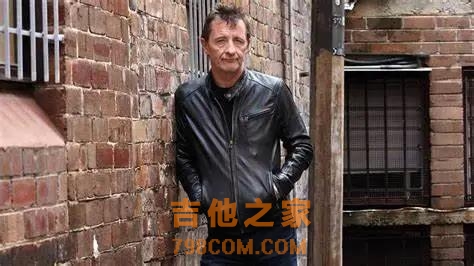 AC／DC纪念已故吉他手：希望他的精神激励新一代人