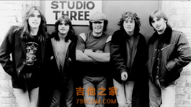 AC／DC纪念已故吉他手：希望他的精神激励新一代人