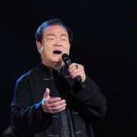 80岁歌坛老将仍为生活奔波，曾吃不起饭当掉200元吉他