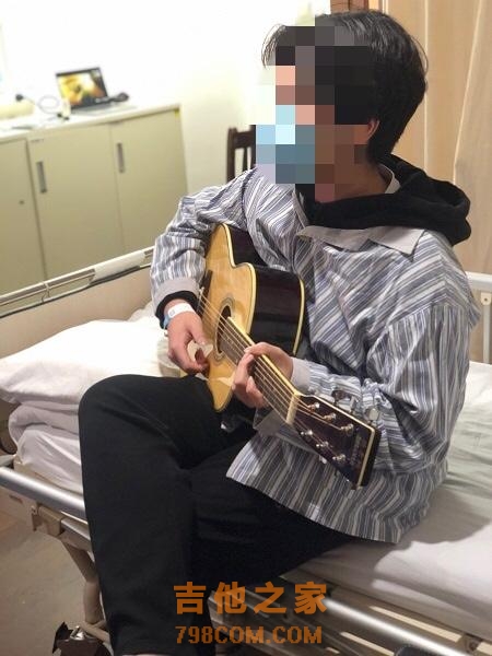 遭遇闭环管理，这个15岁上海男孩在仁济西院病房弹起吉他、温暖了整个病区
