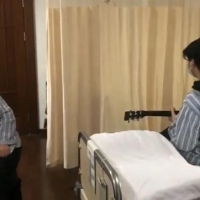 一把吉他，暖了病房，暖了人心