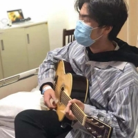 15岁上海少年独自住院突遇疫情！他却弹起吉他温暖了整间病房 ...