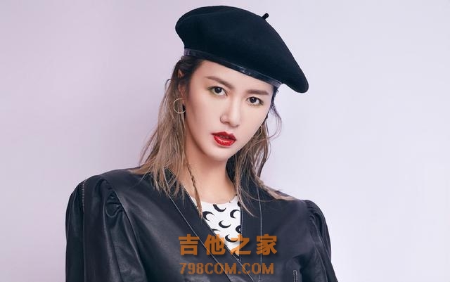 “中国宝藏女歌手”谭维维，从万人唾骂到再度翻红，她经历了什么