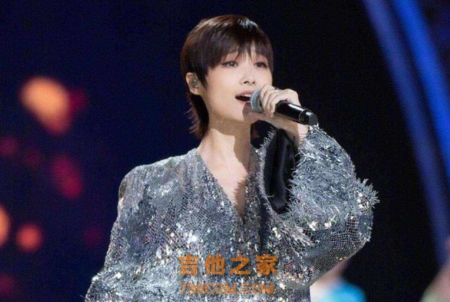 “被高估”的6位歌手，拿奖拿到手软，有人却拿不出像样的代表作