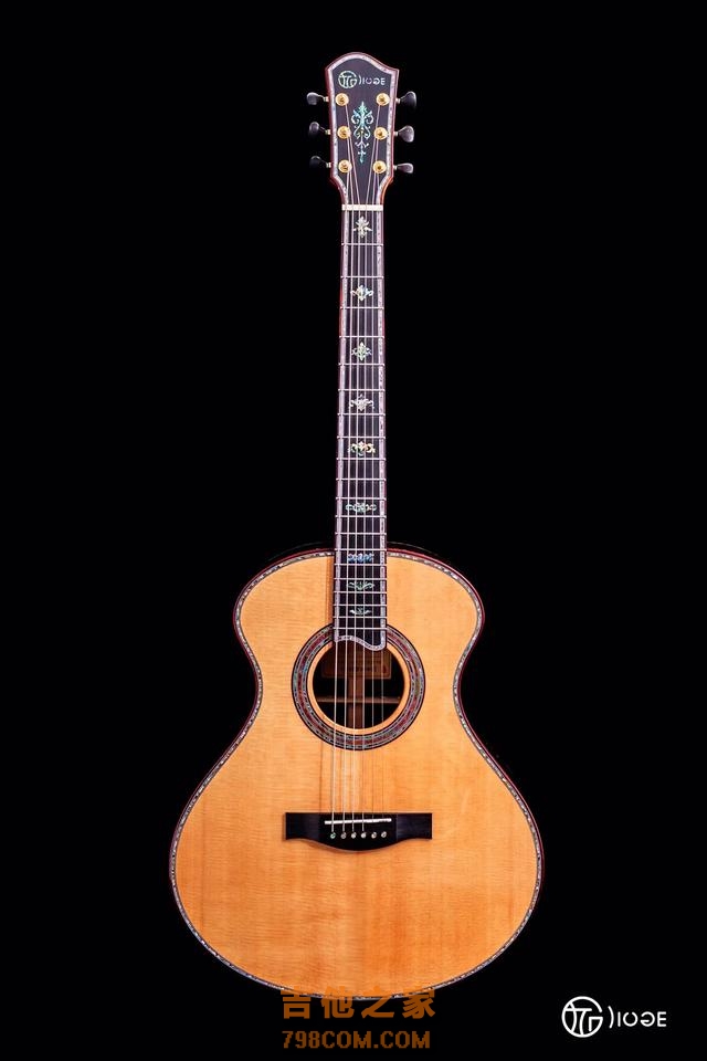 这款吉他，万能的头条朋友，请赐给她一个名字吧
