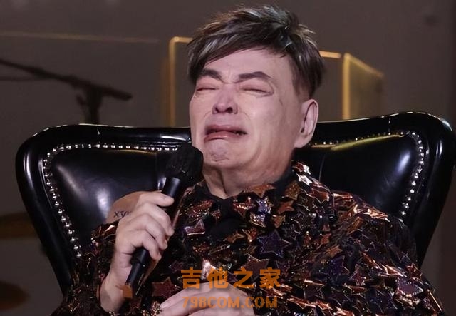 恼火！香港知名歌手坐轮椅开个唱被同行批惨不忍睹，本人霸气回怼