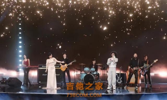 厉害！香港新人歌手首登央视晚会献歌声，成功打入内地市场人气高