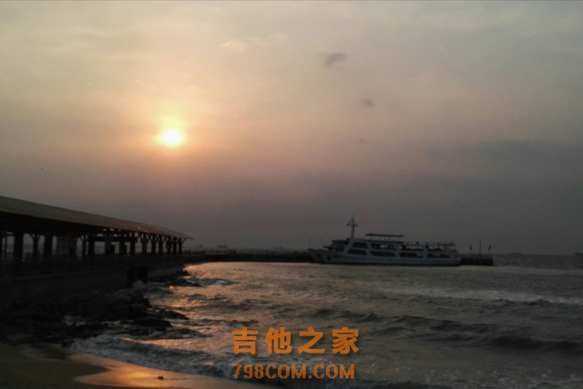 秦皇岛“锦鲤”避暑区，被誉为“中国的戴维营”，夏日限定清凉地