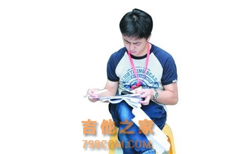 长江大学见义勇为群体代表李佳隆，想拍部短片纪念人梯