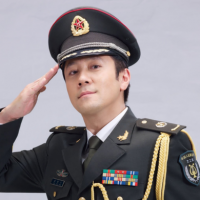 穿军装还得是真正的军人，这12位男歌手的军装照，个个气宇轩昂