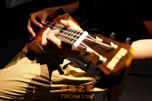 明星都喜爱的乐器—Ukulele咋入门？