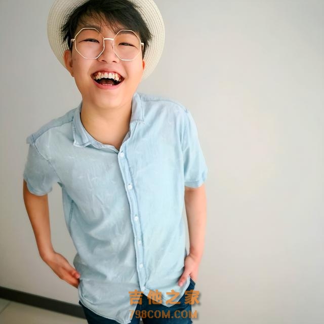 32岁歌手沈妙极淋巴癌去世！脖子肿大疼痛难忍，最后露面笑容灿烂