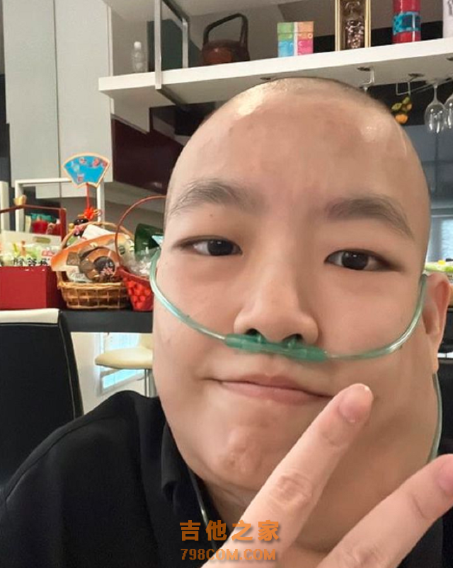 32岁歌手沈妙极淋巴癌去世！脖子肿大疼痛难忍，最后露面笑容灿烂