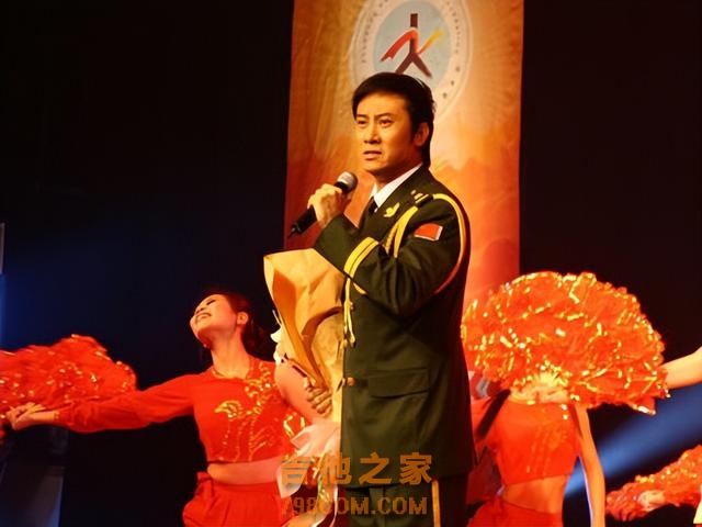 军旅歌手江涛：毛宁是手下败将，穷小子娶白富美，成名后仍不变心