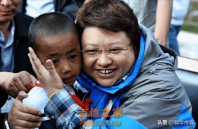 华语乐坛八大殿堂级女歌手：韩红进不了前五，徐小凤屈尊第二