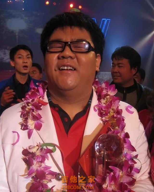 《星光大道》春节节目大咖多！李明启被簇拥，盲人歌手杨光罕露面