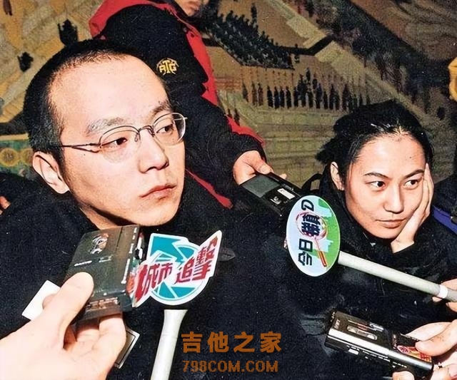 从“摇滚歌王”到“流浪歌手”，窦唯到底经历了什么？