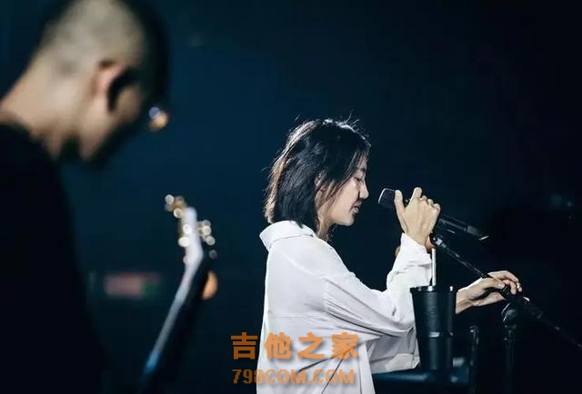 大陆民谣歌手排名：陈粒赵雷能上榜，前几名堪称华语乐坛“神人”