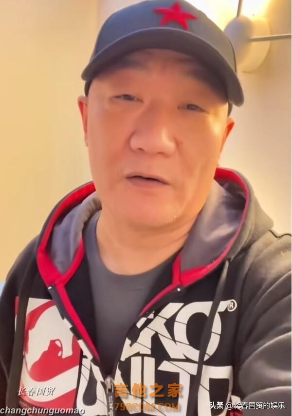 演唱《笑脸》的歌手谢东已经60岁了！发庆生视频，面带笑容状态好