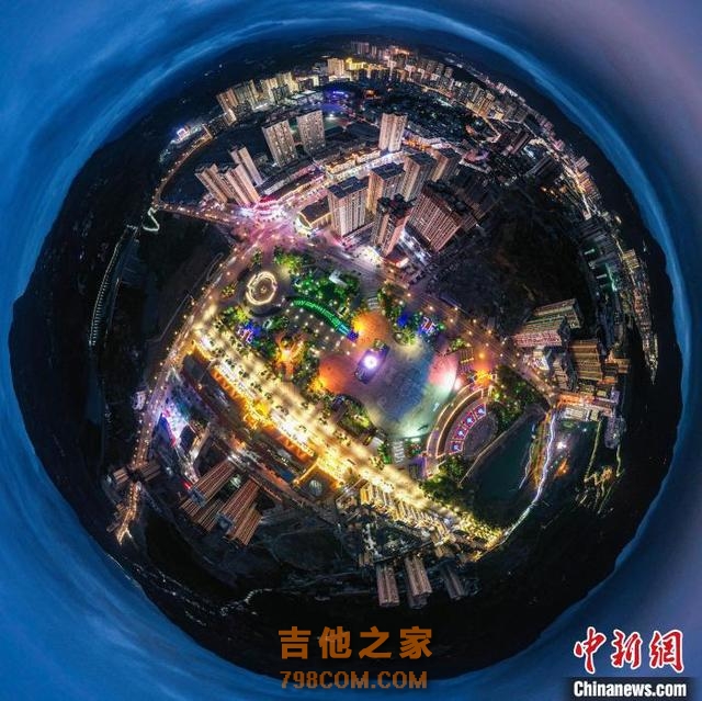 航拍贵州正安吉他广场夜景