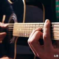初学者吉他怎么选？500-2000元适合男女生新手入门的吉他推荐！