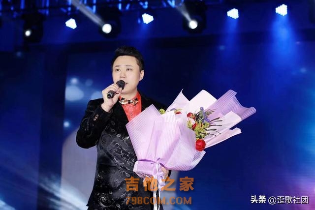 恭喜、恭喜，歌手高安入驻华人头条，正式开通属于自己的华人号