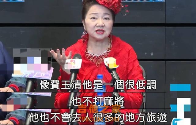 歌手费玉清：一生未婚无儿无女，姐弟三人为钱反目，晚年与狗为伴