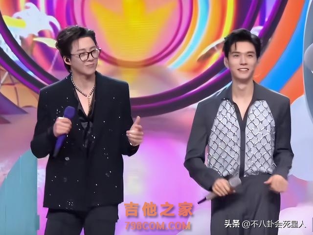 一场晚会，7位歌手假唱，这次歌坛被扒得底裤都不剩了