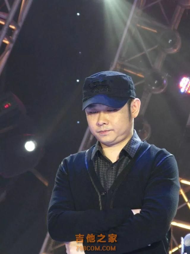 男歌手新歌引热议,网友:内涵那英、汪峰?