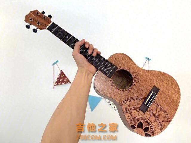 如何学会尤克里里?
